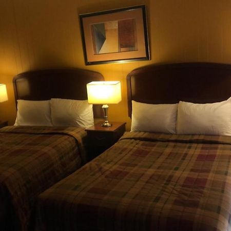 Moose Motel Smooth Rock Falls エクステリア 写真